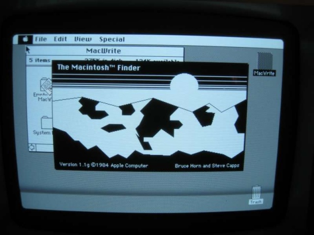Giao diện Finder đầu tiền trên Macintosh 128K