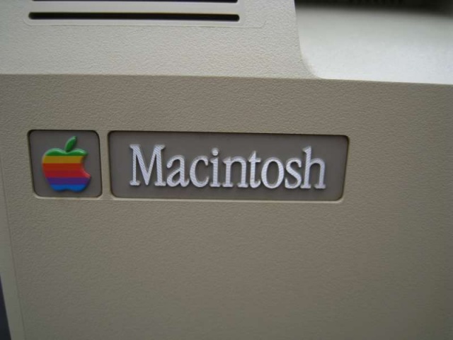 Logo của Apple vào năm 1984