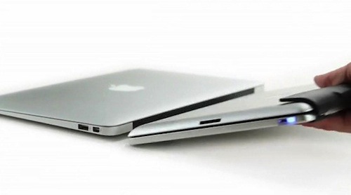 Độ dày gần bằng với Macbook Air