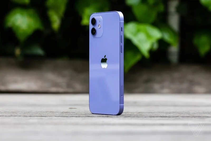 iPhone 12 màu tím